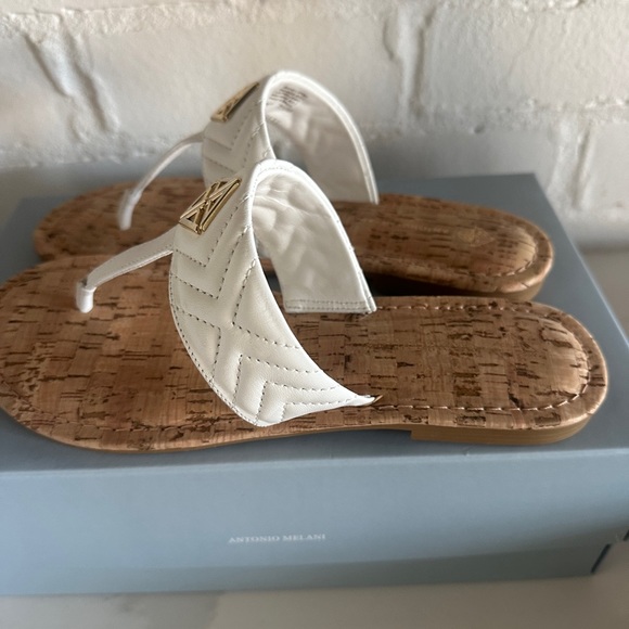 Antonio Melani Layla White Leather Women’s Sandals - Picture 2 of 6